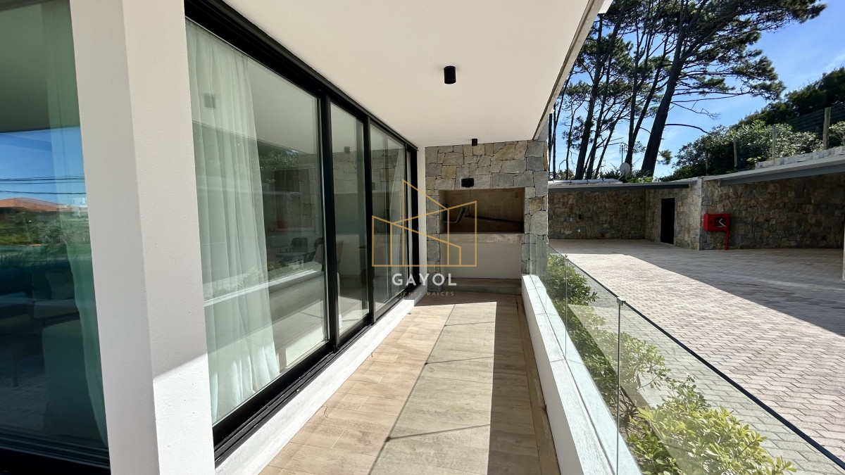 Apartamento ID.352 - Apartamento de 2 dormitorios en venta Punta del Este