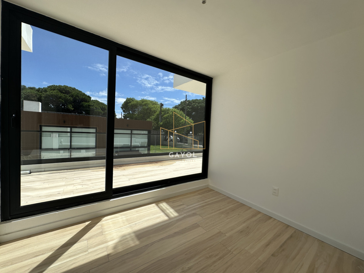 Apartamento ID.1182 - Apartamento en venta de 2 dormitorios, Aidy Grill, Punta del Este.