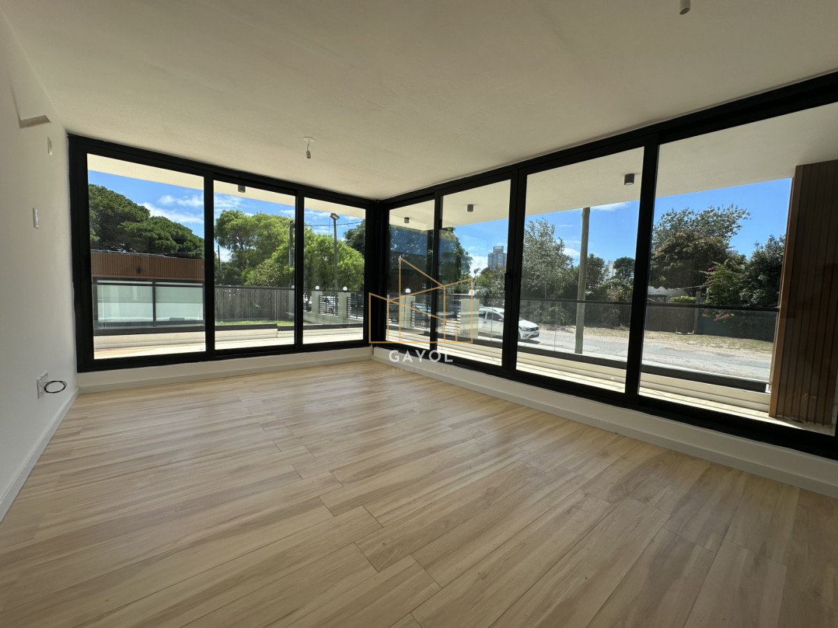 Apartamento ID.1182 - Apartamento en venta de 2 dormitorios, Aidy Grill, Punta del Este.