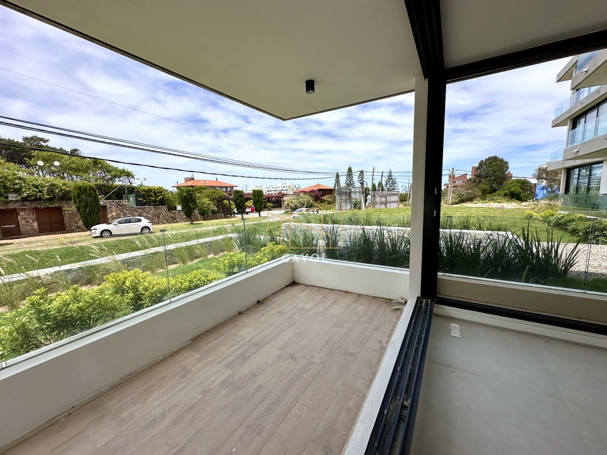 Apartamento ID.352 - Apartamento de 2 dormitorios en venta Punta del Este