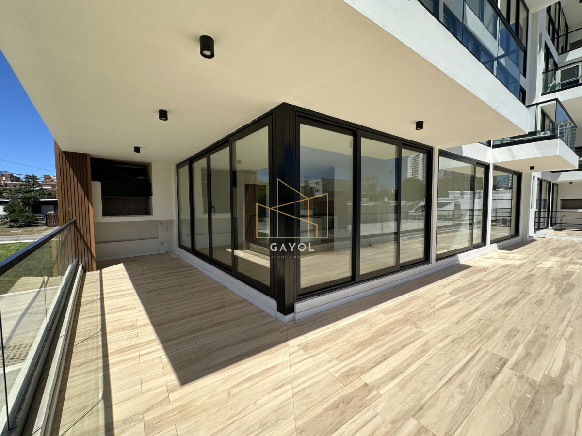 Apartamento ID.1182 - Apartamento en venta de 2 dormitorios, Aidy Grill, Punta del Este.