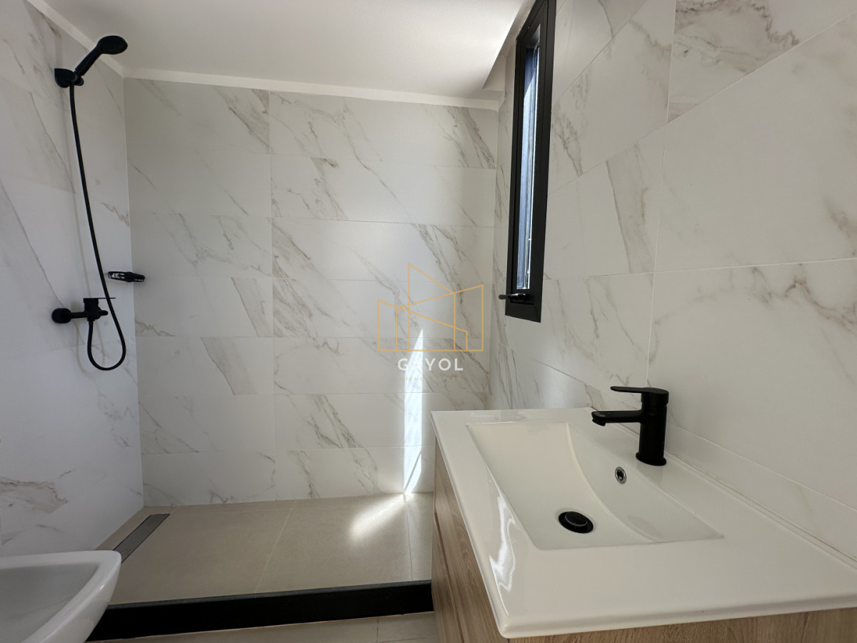 Apartamento ID.1182 - Apartamento en venta de 2 dormitorios, Aidy Grill, Punta del Este.