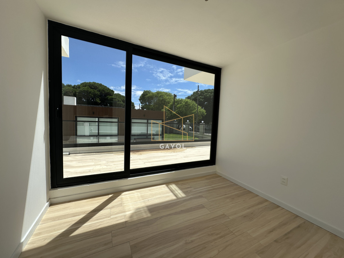 Apartamento ID.1182 - Apartamento en venta de 2 dormitorios, Aidy Grill, Punta del Este.