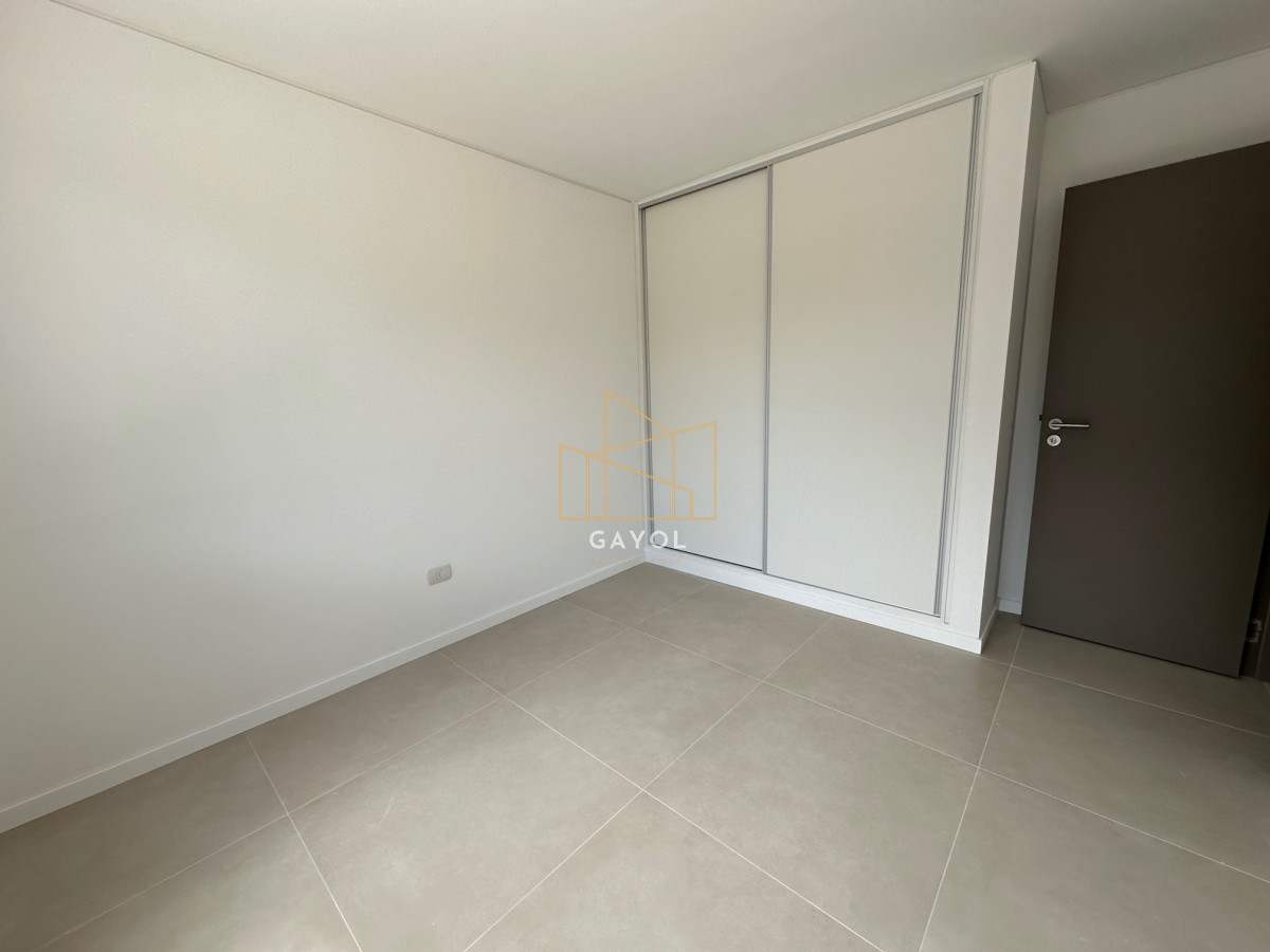 Apartamento ID.352 - Apartamento de 2 dormitorios en venta Punta del Este
