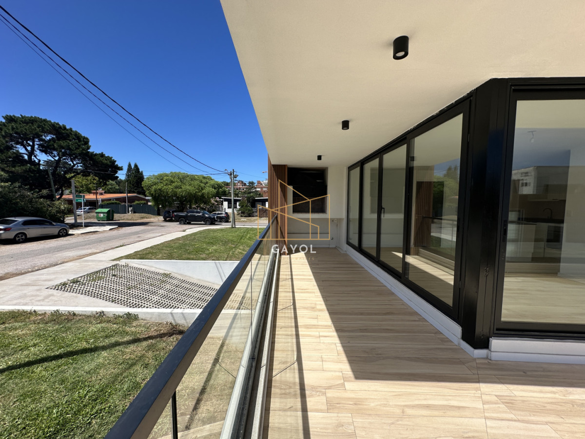 Apartamento ID.1182 - Apartamento en venta de 2 dormitorios, Aidy Grill, Punta del Este.