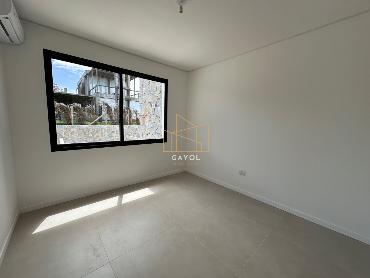 Apartamento ID.352 - Apartamento de 2 dormitorios en venta Punta del Este