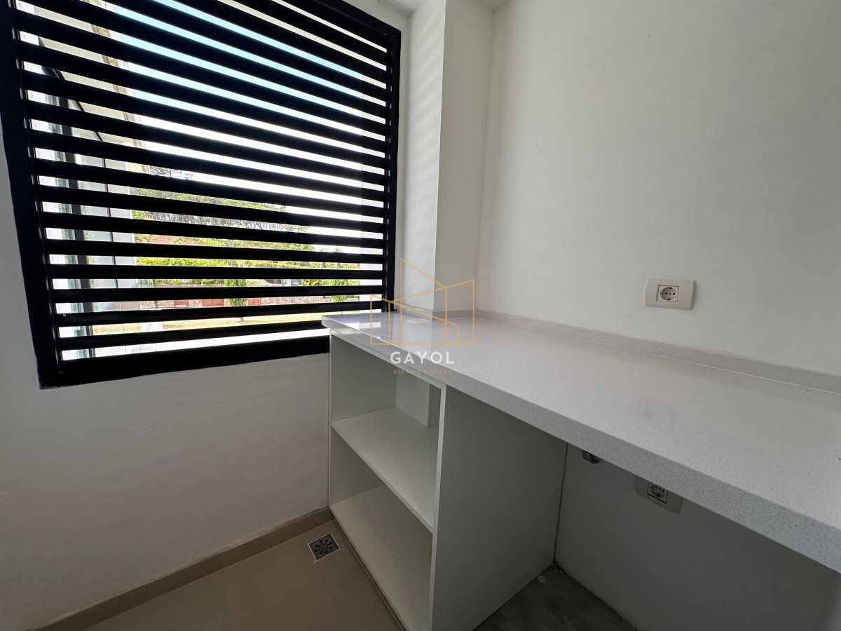 Apartamento ID.352 - Apartamento de 2 dormitorios en venta Punta del Este
