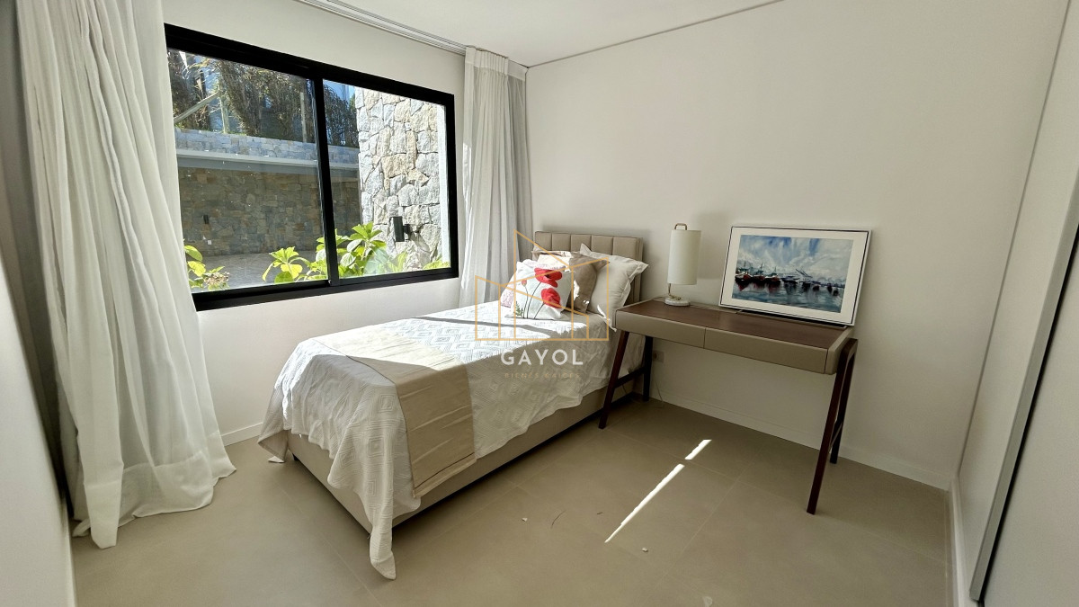 Apartamento ID.352 - Apartamento de 2 dormitorios en venta Punta del Este