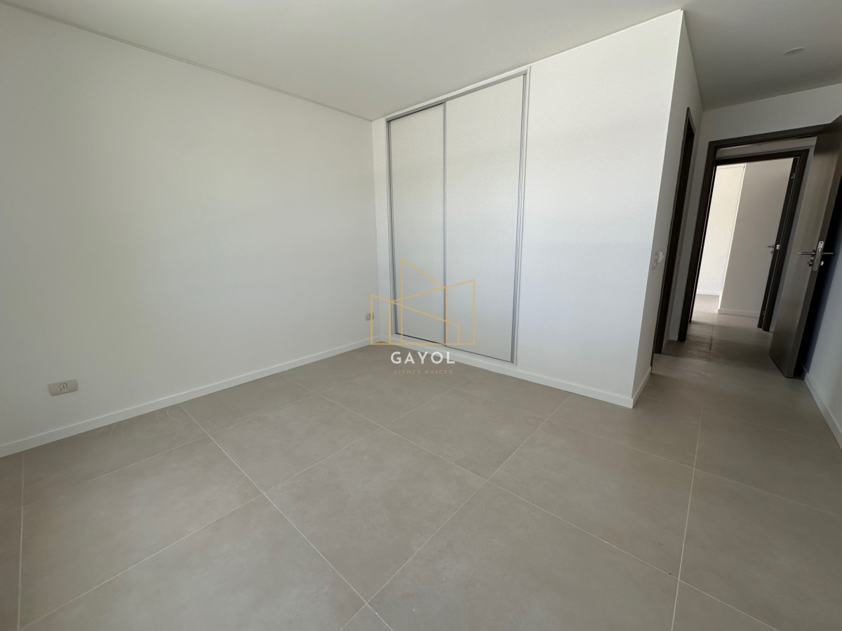 Apartamento ID.352 - Apartamento de 2 dormitorios en venta Punta del Este