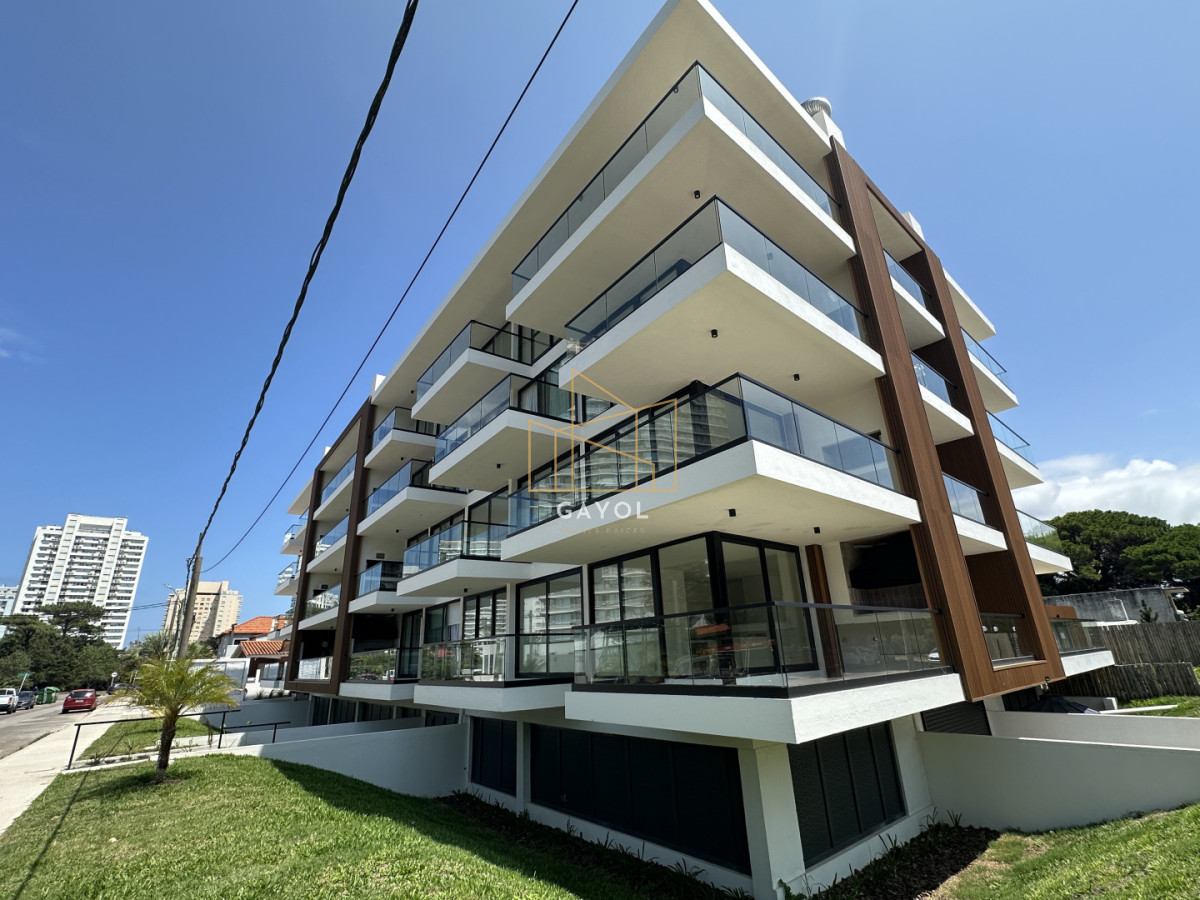 Apartamento ID.1182 - Apartamento en venta de 2 dormitorios, Aidy Grill, Punta del Este.