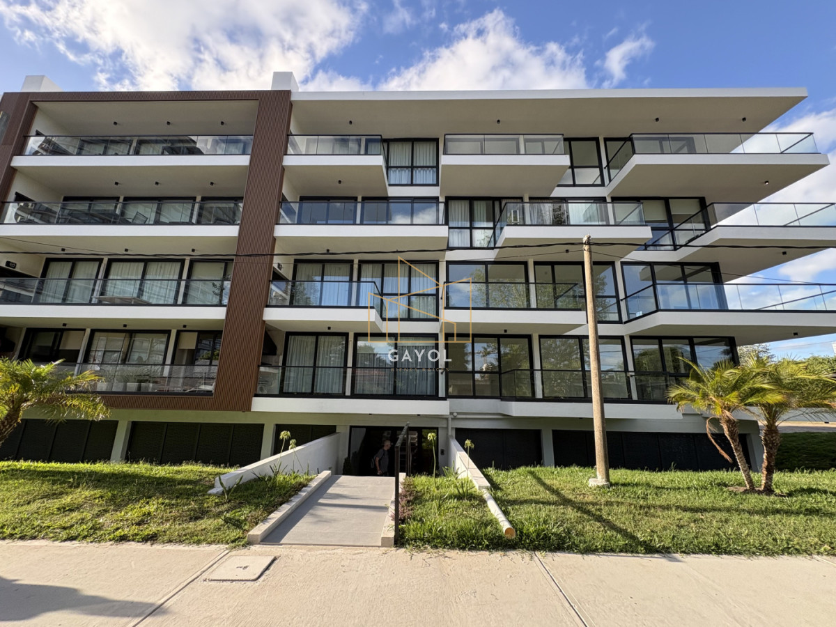 Apartamento ID.1182 - Apartamento en venta de 2 dormitorios, Aidy Grill, Punta del Este.