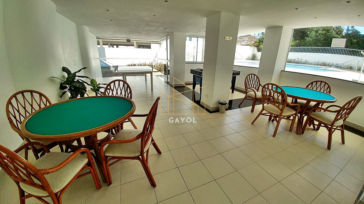 Apartamento ID.1078 - Apartamento en alquiler de 3 dormitorios y dependencia frente al mar en Playa Brava Punta del Este