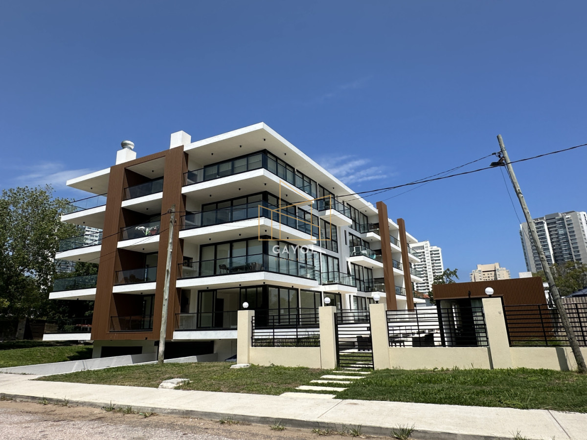 Apartamento ID.1182 - Apartamento en venta de 2 dormitorios, Aidy Grill, Punta del Este.