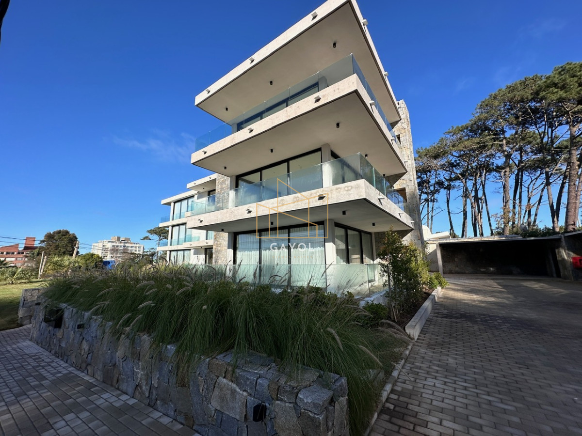 Apartamento ID.352 - Apartamento de 2 dormitorios en venta Punta del Este