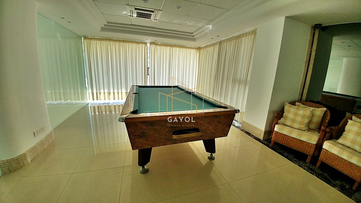 Apartamento ID.1078 - Apartamento en alquiler de 3 dormitorios y dependencia frente al mar en Playa Brava Punta del Este