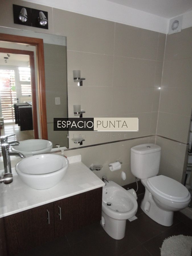 Apartamento ID.17 - Departamento  1 dormitorio en venta  Punta del Este  