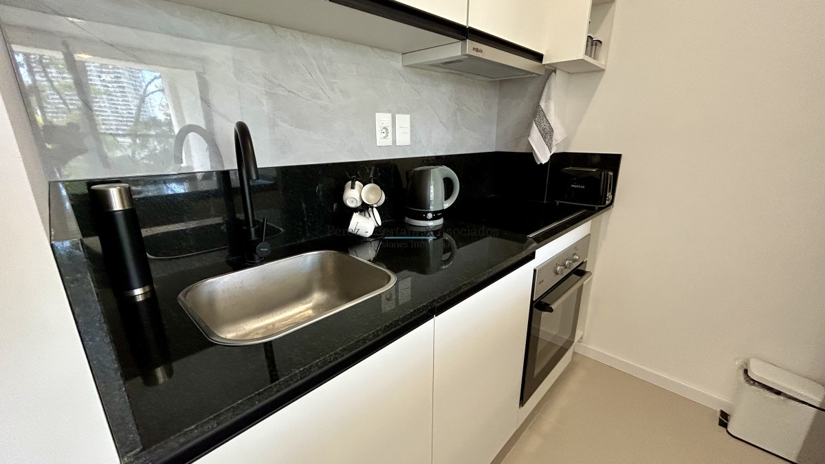 Apartamento ID.1256 - Apartamento de un dormitorio con terraza en venta a 2 cuadras de la mansa