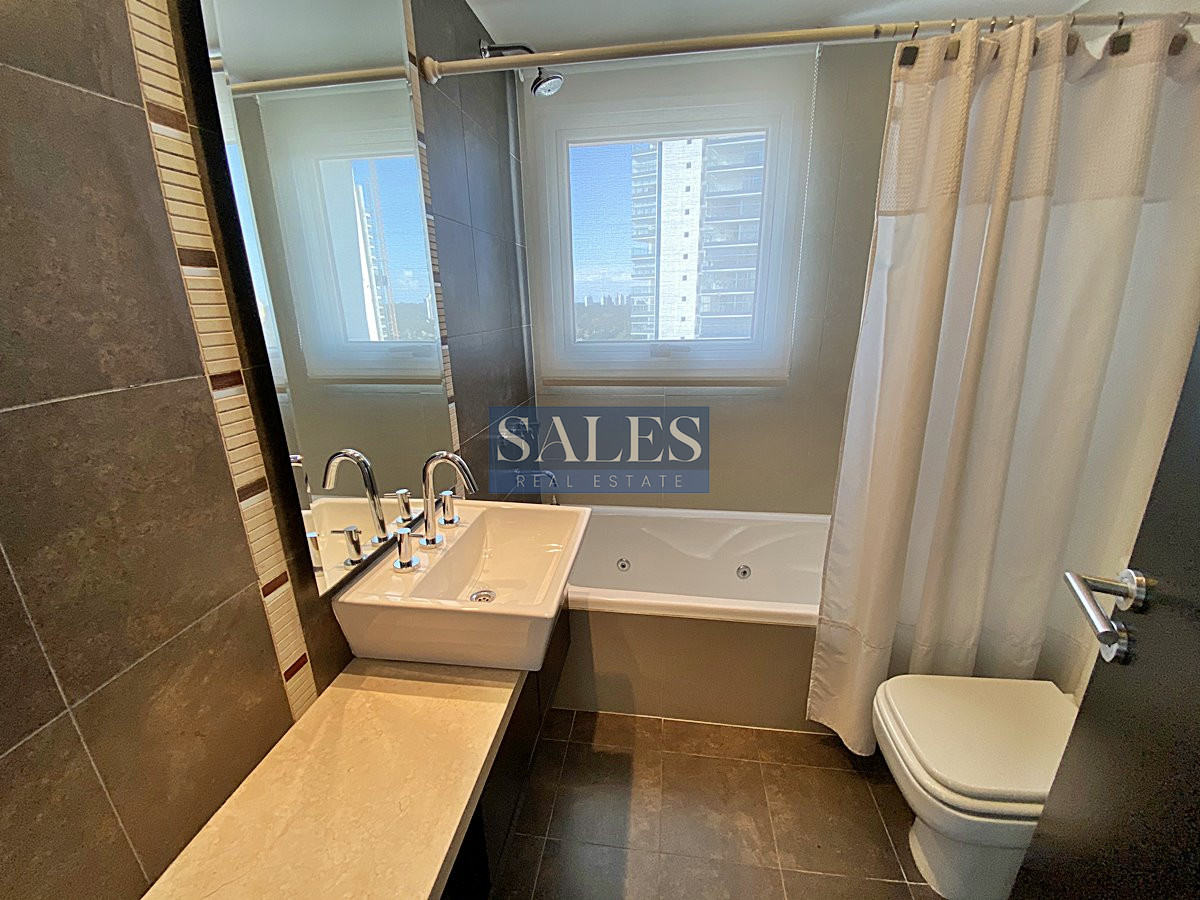 Apartamento ID.623 - Hermoso apartamento de 3 dormitorios a pasos de Playa Mansa! 