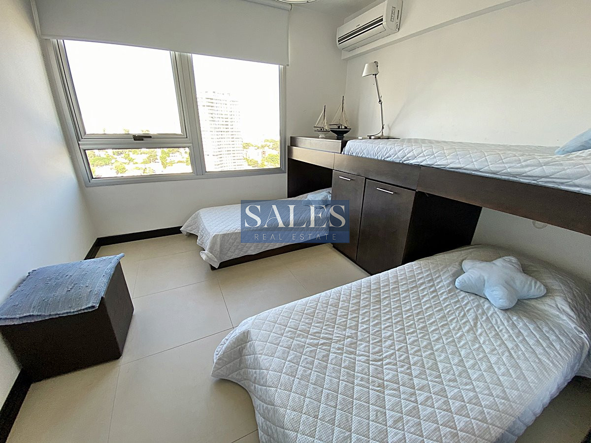 Apartamento ID.623 - Hermoso apartamento de 3 dormitorios a pasos de Playa Mansa! 