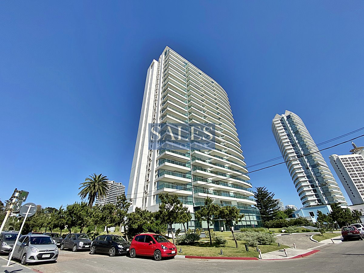 Apartamento ID.623 - Hermoso apartamento de 3 dormitorios a pasos de Playa Mansa! 
