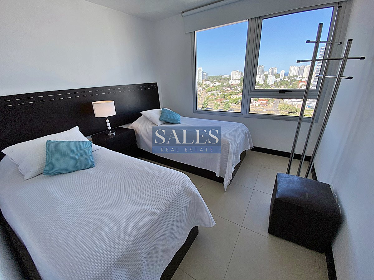 Apartamento ID.623 - Hermoso apartamento de 3 dormitorios a pasos de Playa Mansa! 