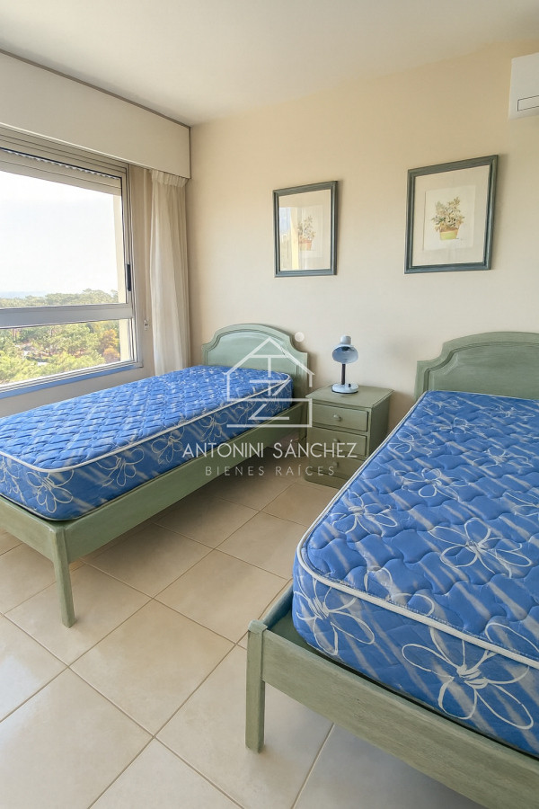 Apartamento ID.2686 - Apartamento en venta, 2 dormitorios Avenida Roosevelt 