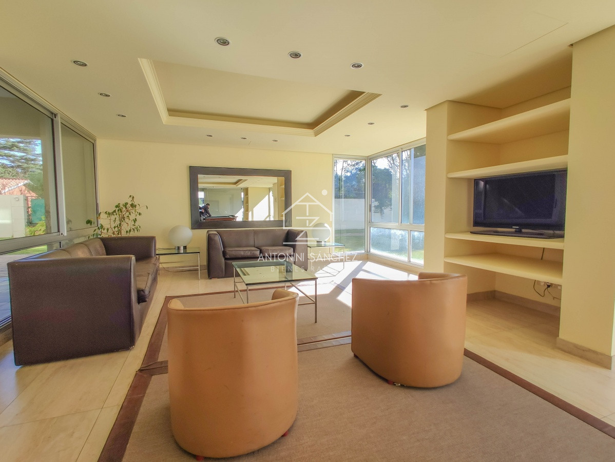 Apartamento ID.2686 - Apartamento en venta, 2 dormitorios Avenida Roosevelt 