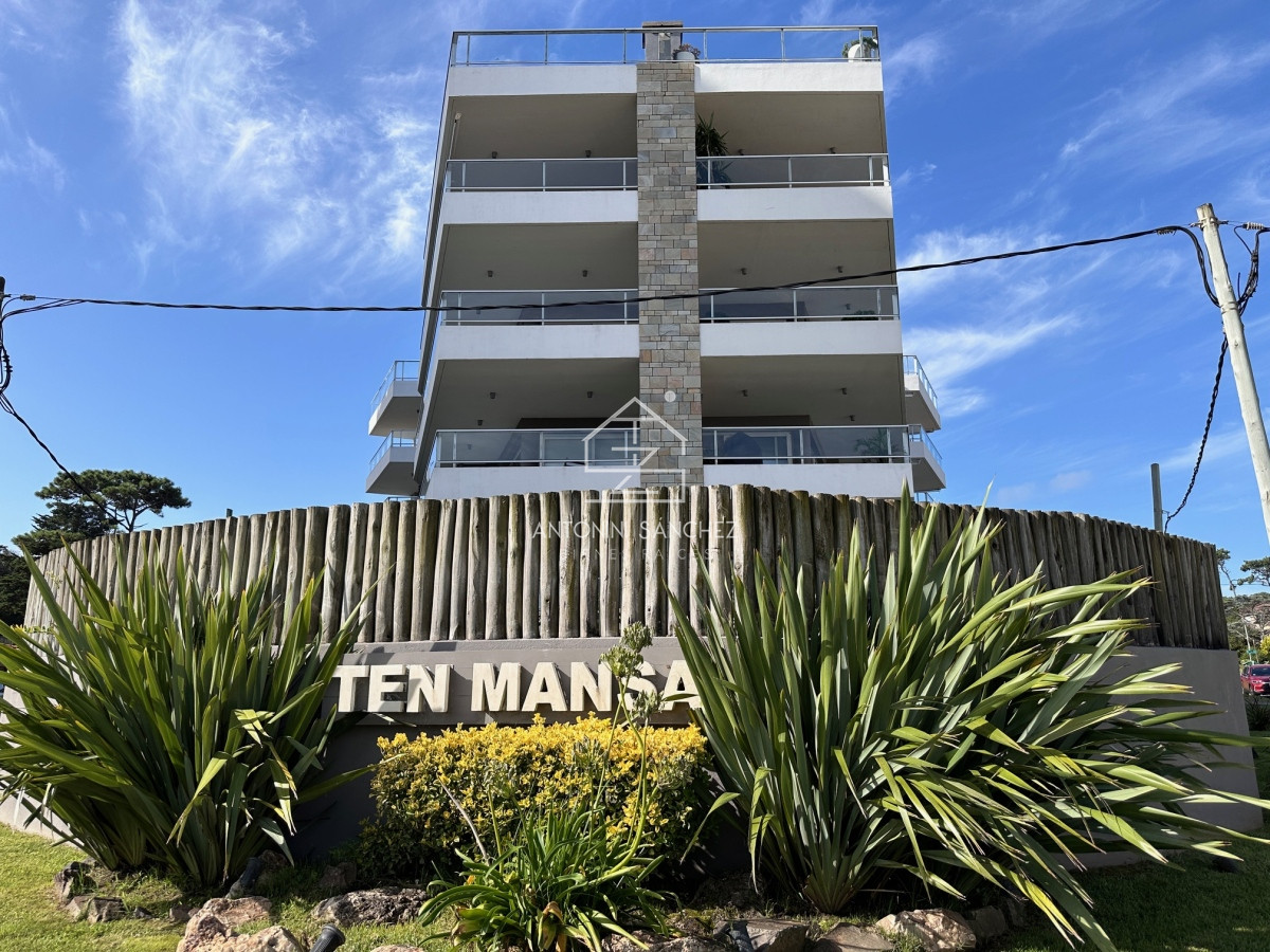Apartamento ID.1946 - Apartamento en venta en primera linea Playa Mansa - parrillero
