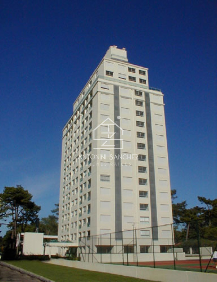 Apartamento ID.2686 - Apartamento en venta, 2 dormitorios Avenida Roosevelt 