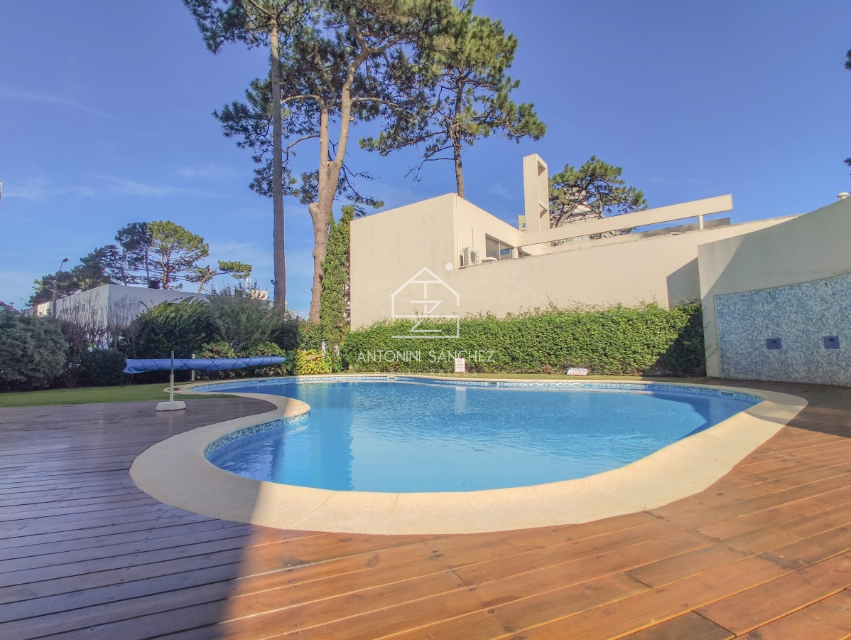 Apartamento ID.2686 - Apartamento en venta, 2 dormitorios Avenida Roosevelt 