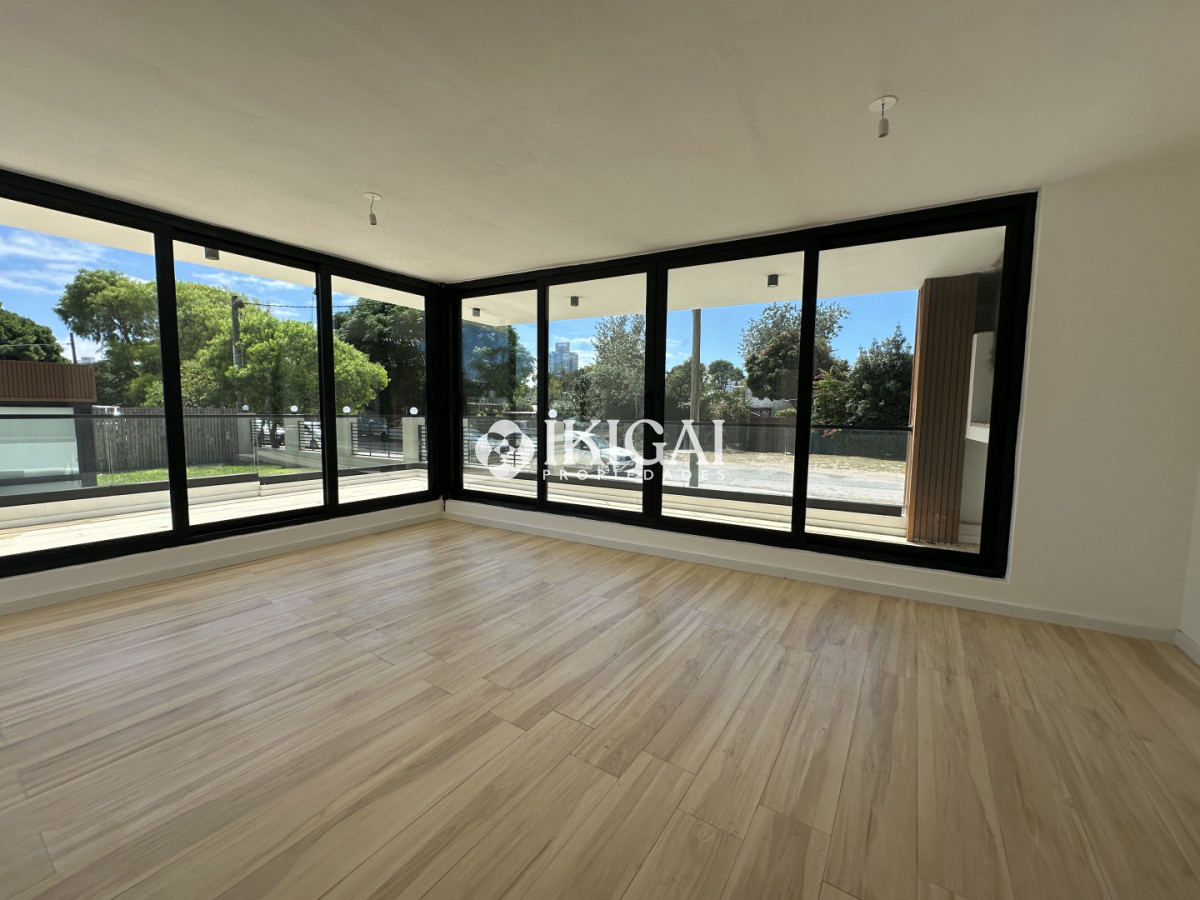 Apartamento ID.696 - Apartamento en venta de 2 dormitorios, Aidy Grill, Punta del Este.