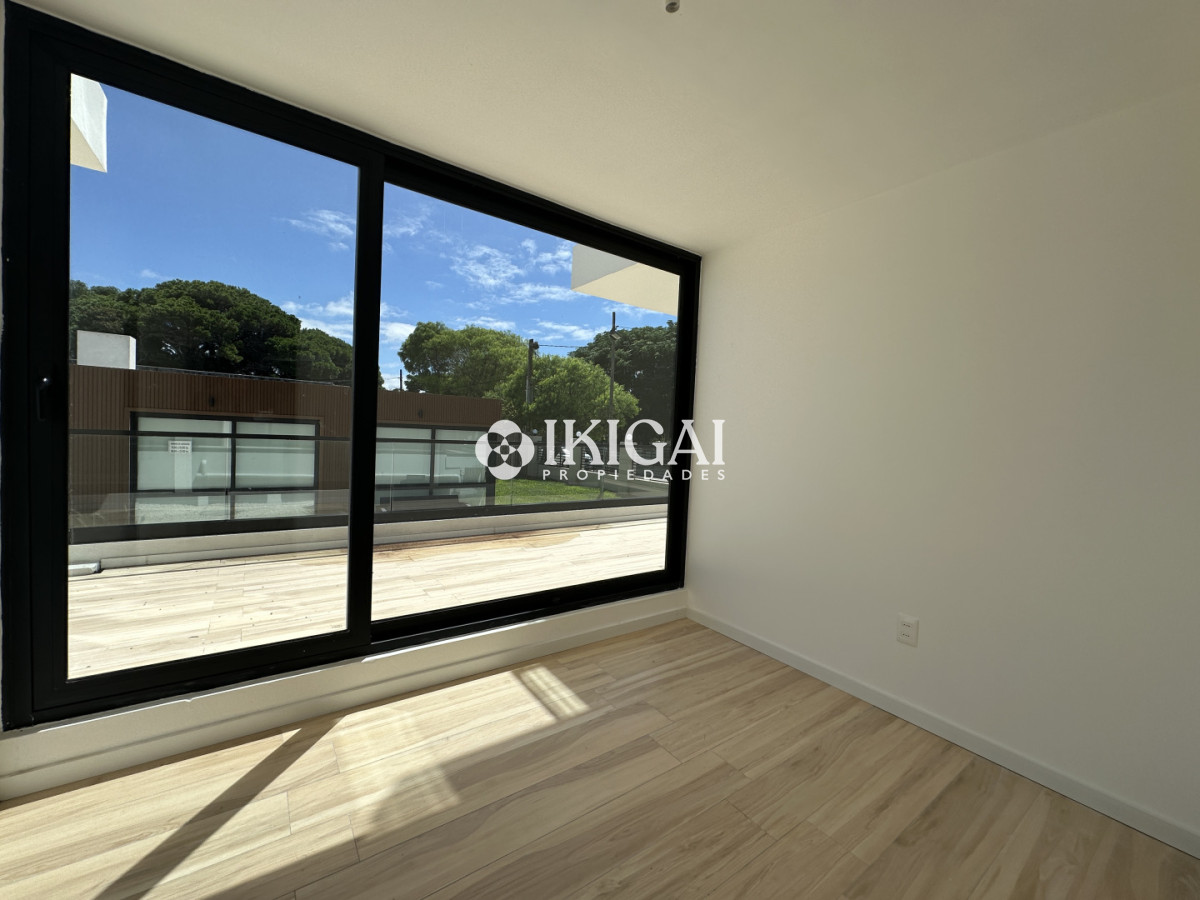 Apartamento ID.696 - Apartamento en venta de 2 dormitorios, Aidy Grill, Punta del Este.