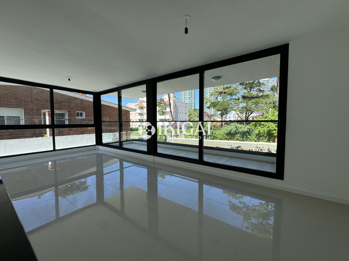 Apartamento ID.193 - Apartamento en venta en Playa Mansa, 3 dormitorios, Punta del Este