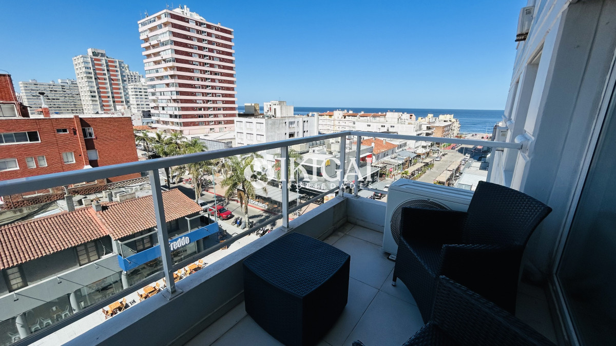 Apartamento ID.274 - Apartamento de dos dormitorios a metros de playa brava y mansa en Punta del Este
