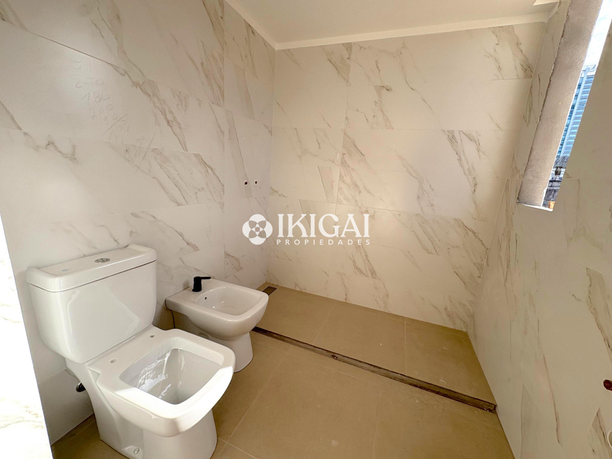 Apartamento ID.696 - Apartamento en venta de 2 dormitorios, Aidy Grill, Punta del Este.