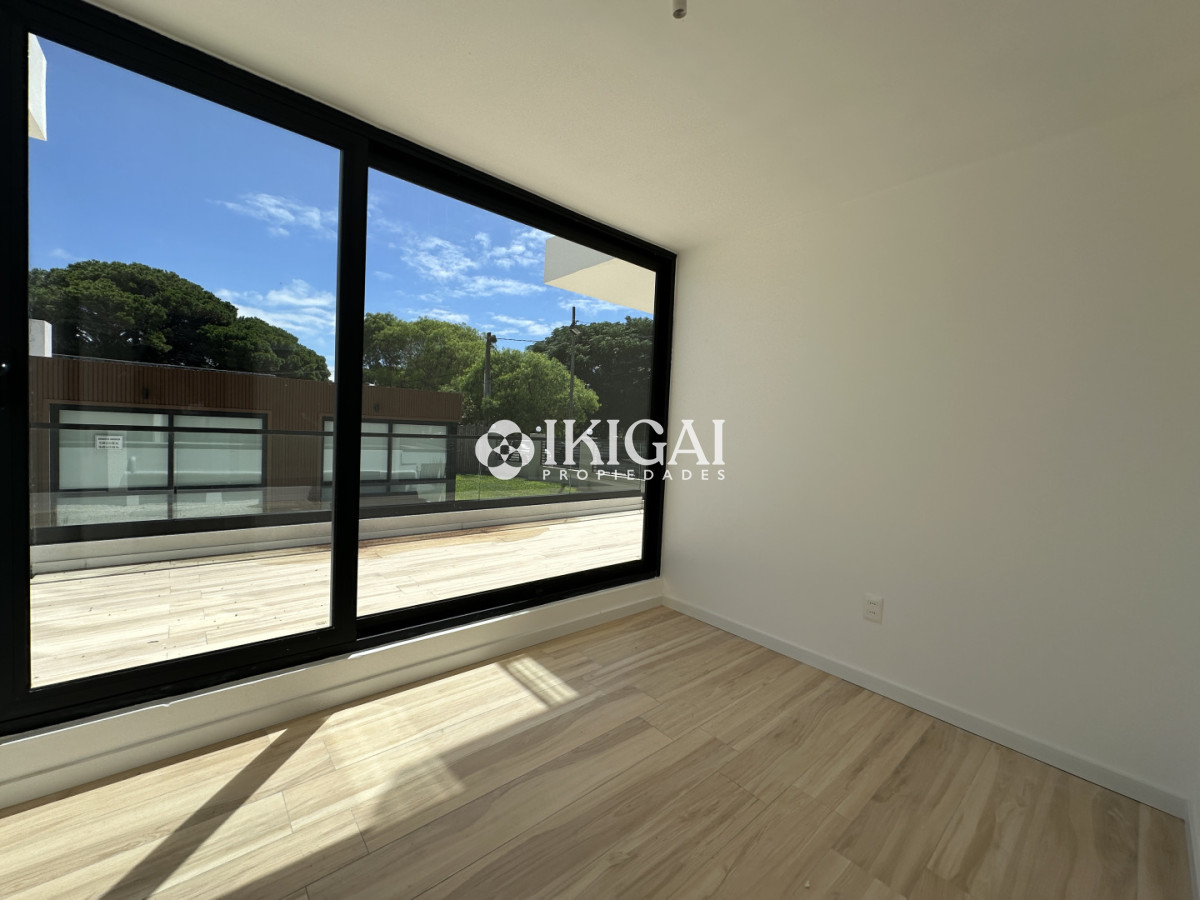 Apartamento ID.696 - Apartamento en venta de 2 dormitorios, Aidy Grill, Punta del Este.