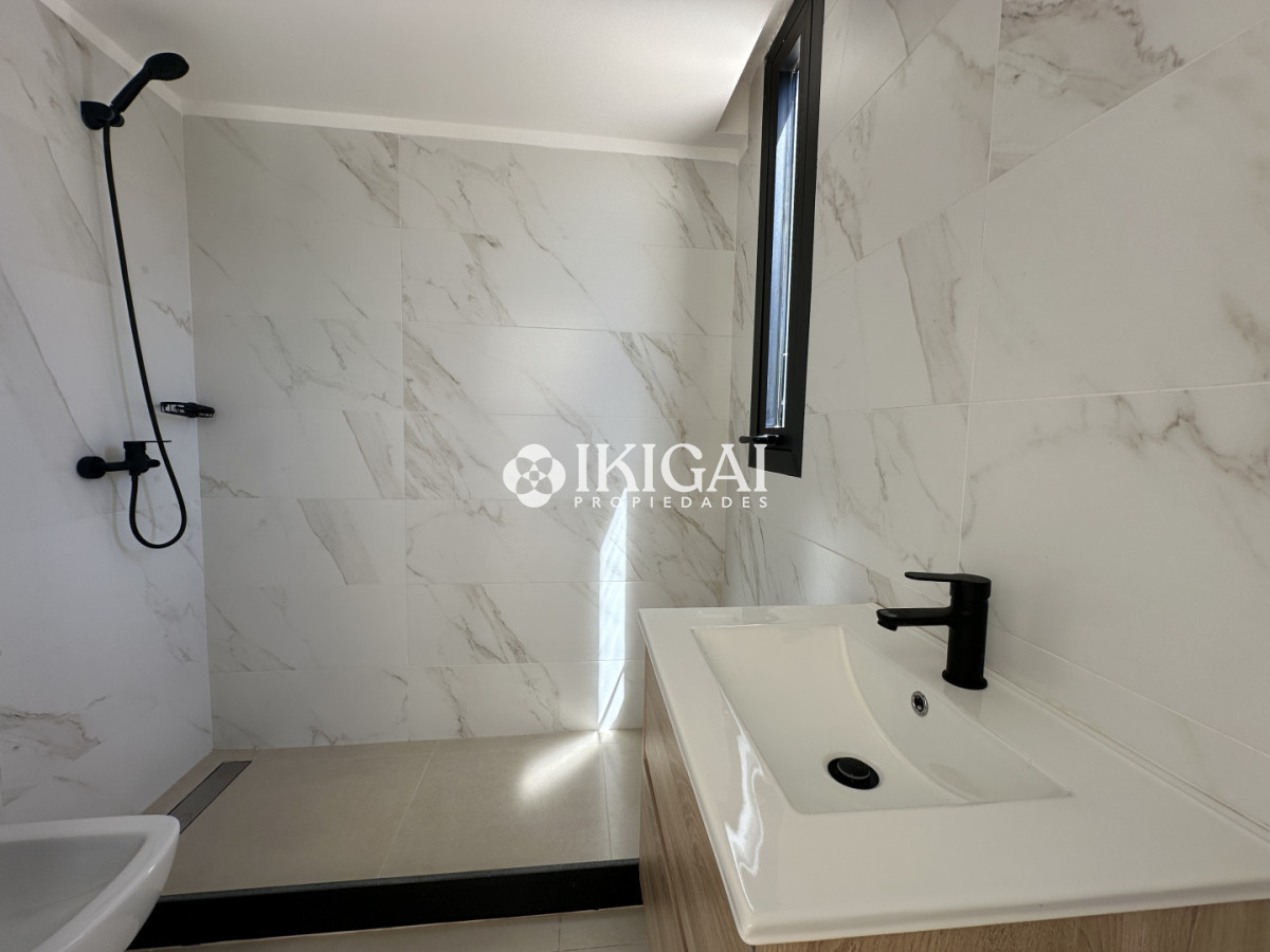 Apartamento ID.696 - Apartamento en venta de 2 dormitorios, Aidy Grill, Punta del Este.