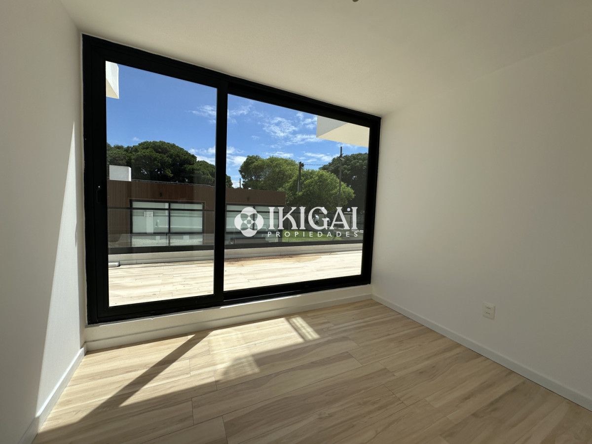 Apartamento ID.696 - Apartamento en venta de 2 dormitorios, Aidy Grill, Punta del Este.