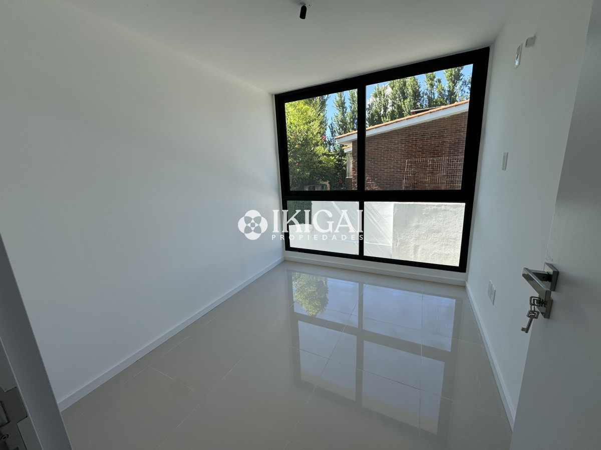 Apartamento ID.193 - Apartamento en venta en Playa Mansa, 3 dormitorios, Punta del Este