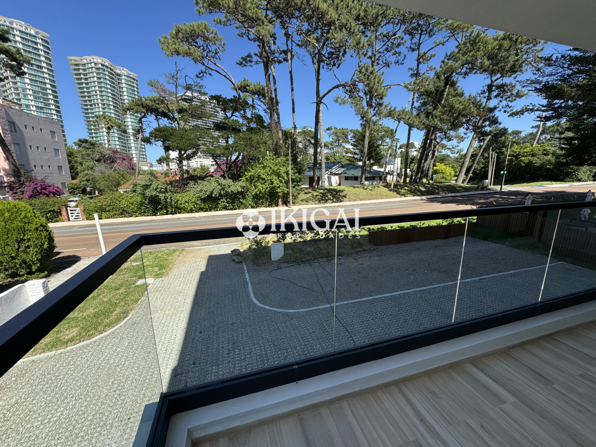 Apartamento ID.193 - Apartamento en venta en Playa Mansa, 3 dormitorios, Punta del Este