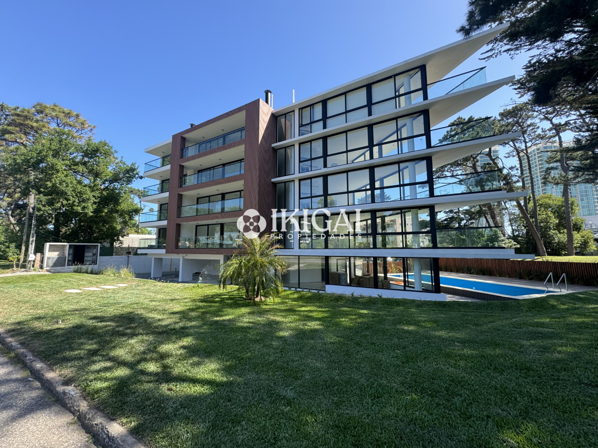 Apartamento ID.193 - Apartamento en venta en Playa Mansa, 3 dormitorios, Punta del Este