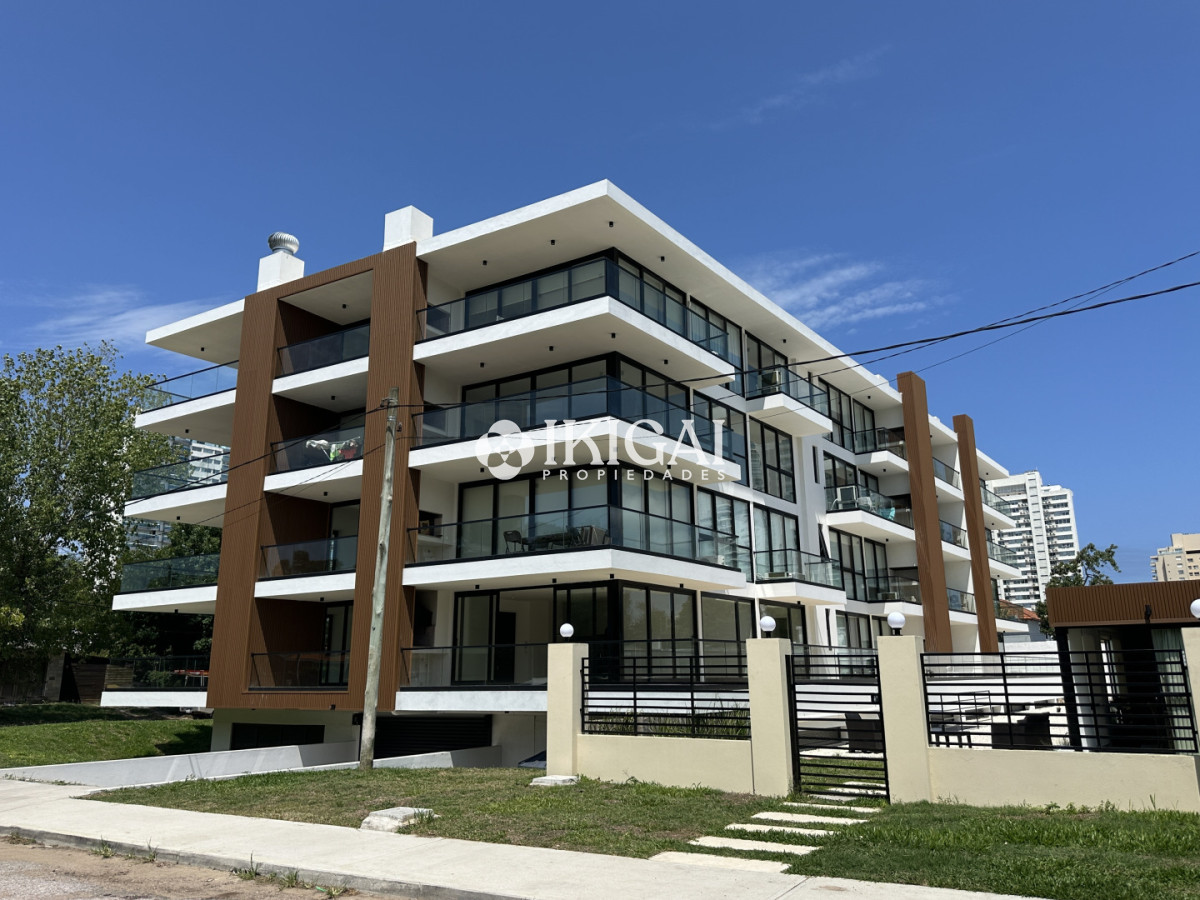 Apartamento ID.696 - Apartamento en venta de 2 dormitorios, Aidy Grill, Punta del Este.