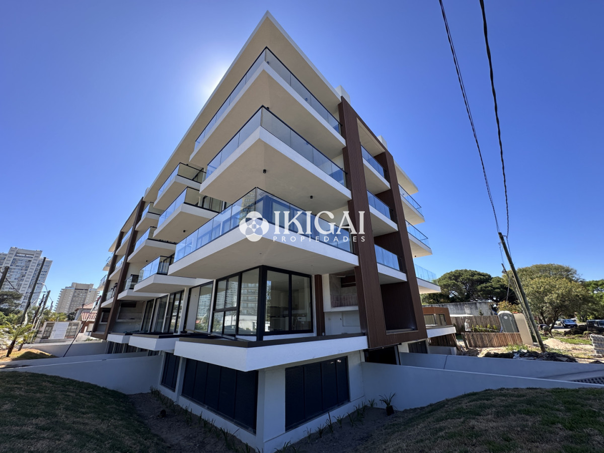 Apartamento ID.696 - Apartamento en venta de 2 dormitorios, Aidy Grill, Punta del Este.