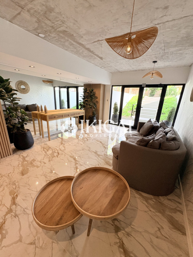 Apartamento ID.696 - Apartamento en venta de 2 dormitorios, Aidy Grill, Punta del Este.