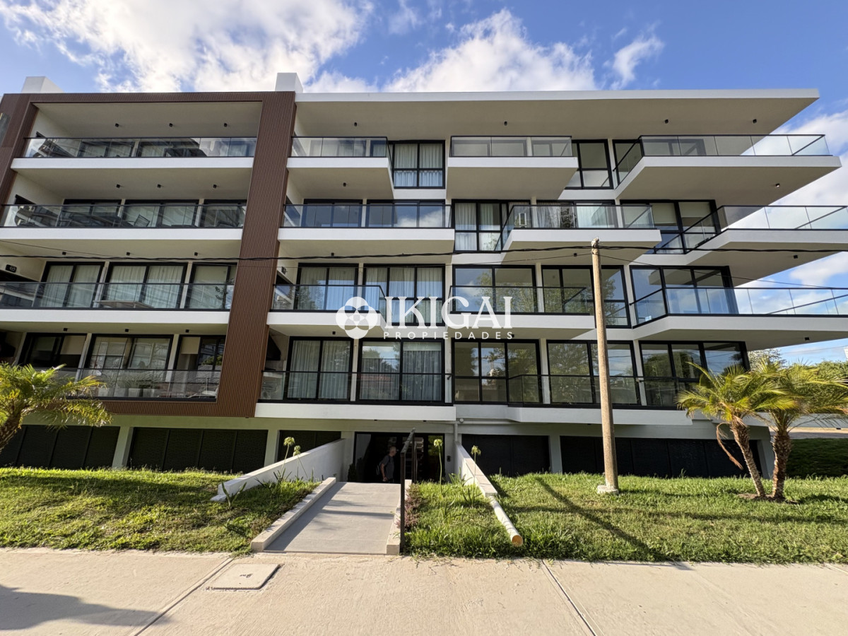 Apartamento ID.696 - Apartamento en venta de 2 dormitorios, Aidy Grill, Punta del Este.