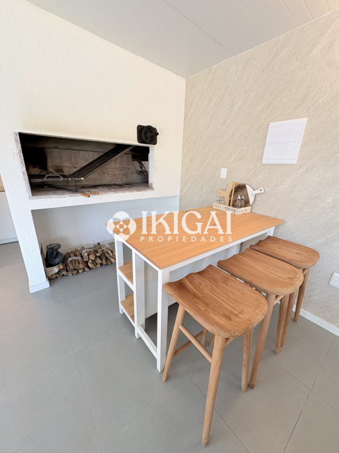 Apartamento ID.696 - Apartamento en venta de 2 dormitorios, Aidy Grill, Punta del Este.