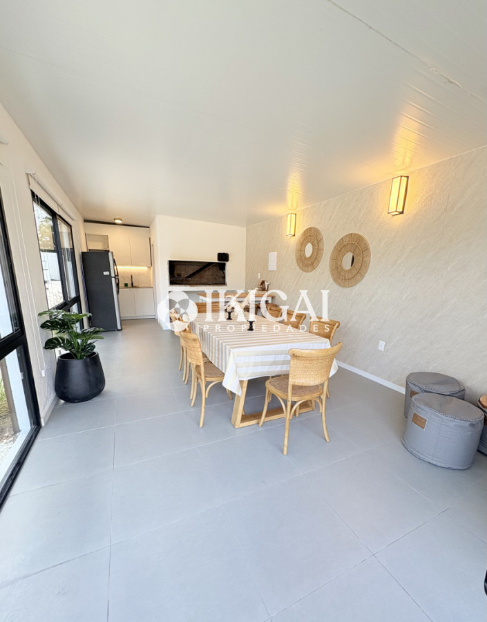 Apartamento ID.696 - Apartamento en venta de 2 dormitorios, Aidy Grill, Punta del Este.