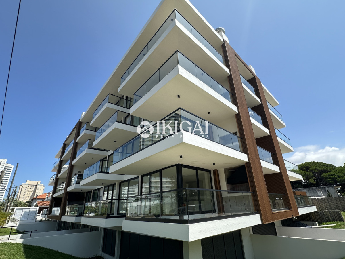 Apartamento ID.696 - Apartamento en venta de 2 dormitorios, Aidy Grill, Punta del Este.