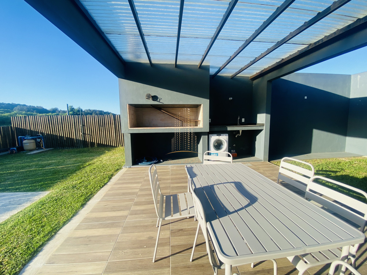Casa ID.507 - Casa en venta y alquiler anual en Barrio Privado, Punta del Este