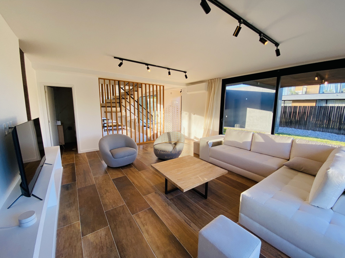 Casa ID.507 - Casa en venta y alquiler anual en Barrio Privado, Punta del Este